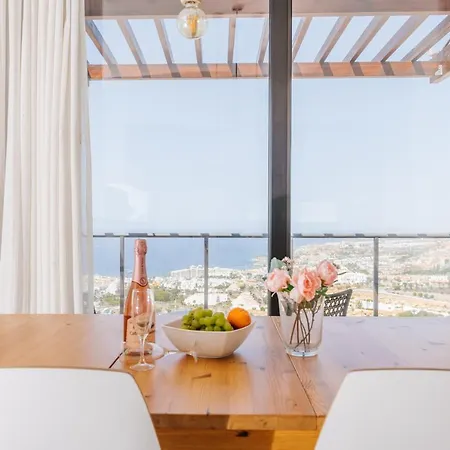 Sunset White - Ocean View, Jakuzzi, Heated Pool, Air-conditioning, Grill