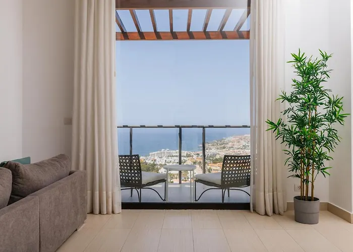 Sunset White - Ocean View, Jakuzzi, Heated Pool, Air-conditioning, Grill Villa Playa de las Americas (Tenerife)