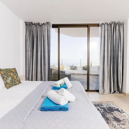 Sunset White - Ocean View, Jakuzzi, Heated Pool, Air-conditioning, Grill * Playa de las Americas (Tenerife)