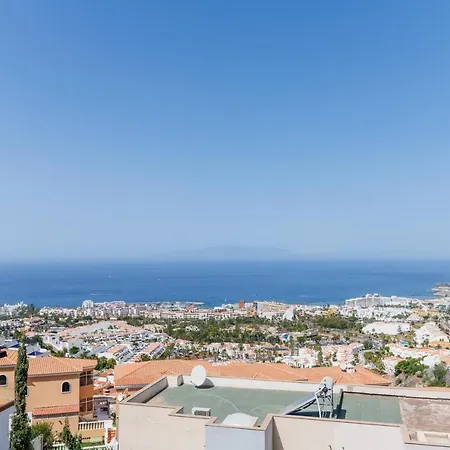 Sunset White - Ocean View, Jakuzzi, Heated Pool, Air-conditioning, Grill * Playa de las Américas