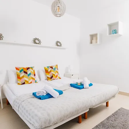 Sunset White - Ocean View, Jakuzzi, Heated Pool, Air-conditioning, Grill * Playa de las Americas (Tenerife)