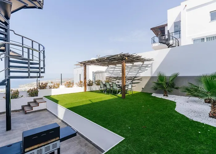 Вилла Sunset White - Ocean View, Jakuzzi, Heated Pool, Air-conditioning, Grill Плая-де-лас-Америкас